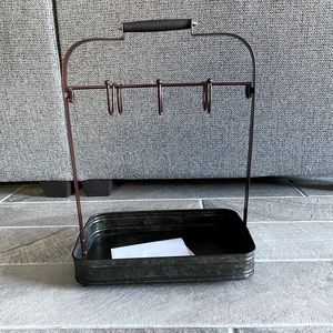 NWOT Farmhouse mug rack